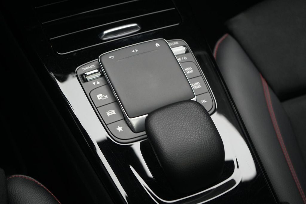 Mercedes-Benz CLA 200 2021