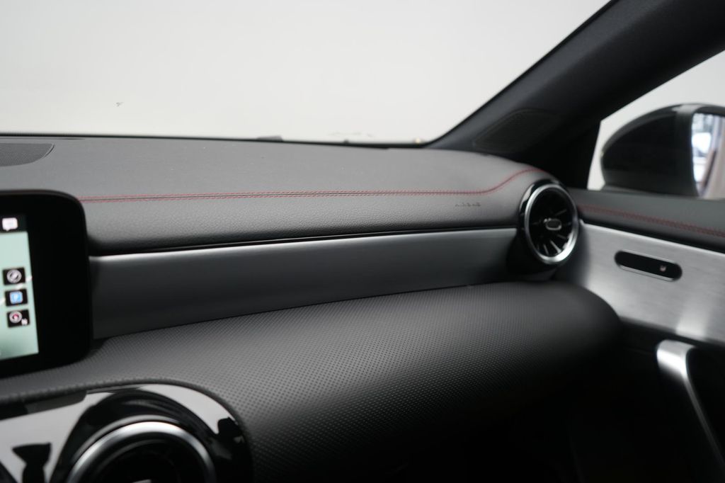 Mercedes-Benz CLA 200 2021