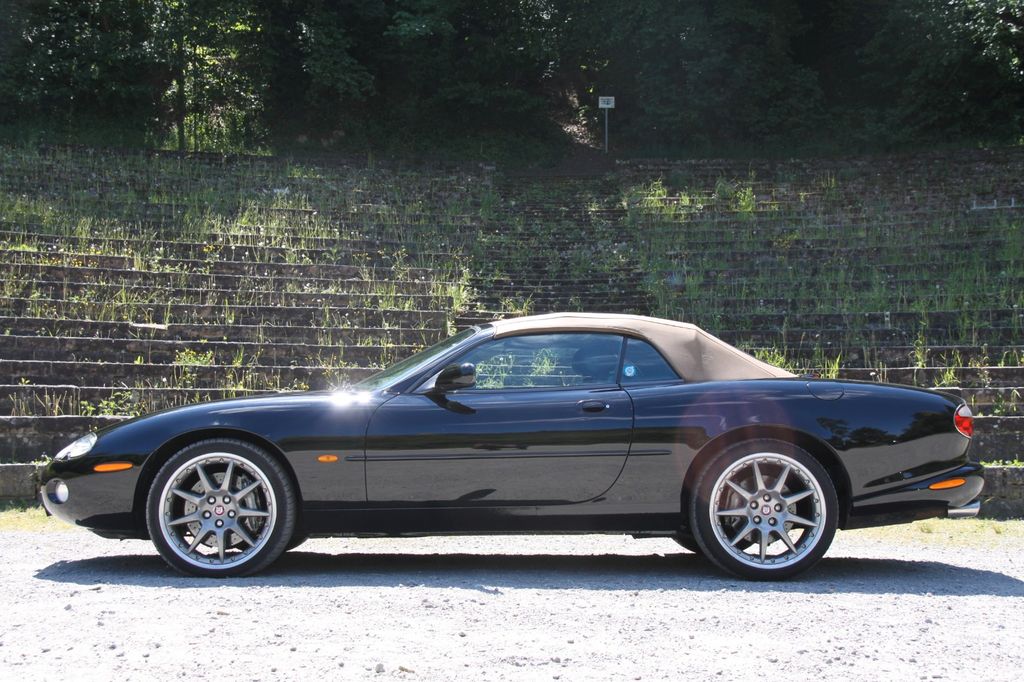 Jaguar XKR 2001