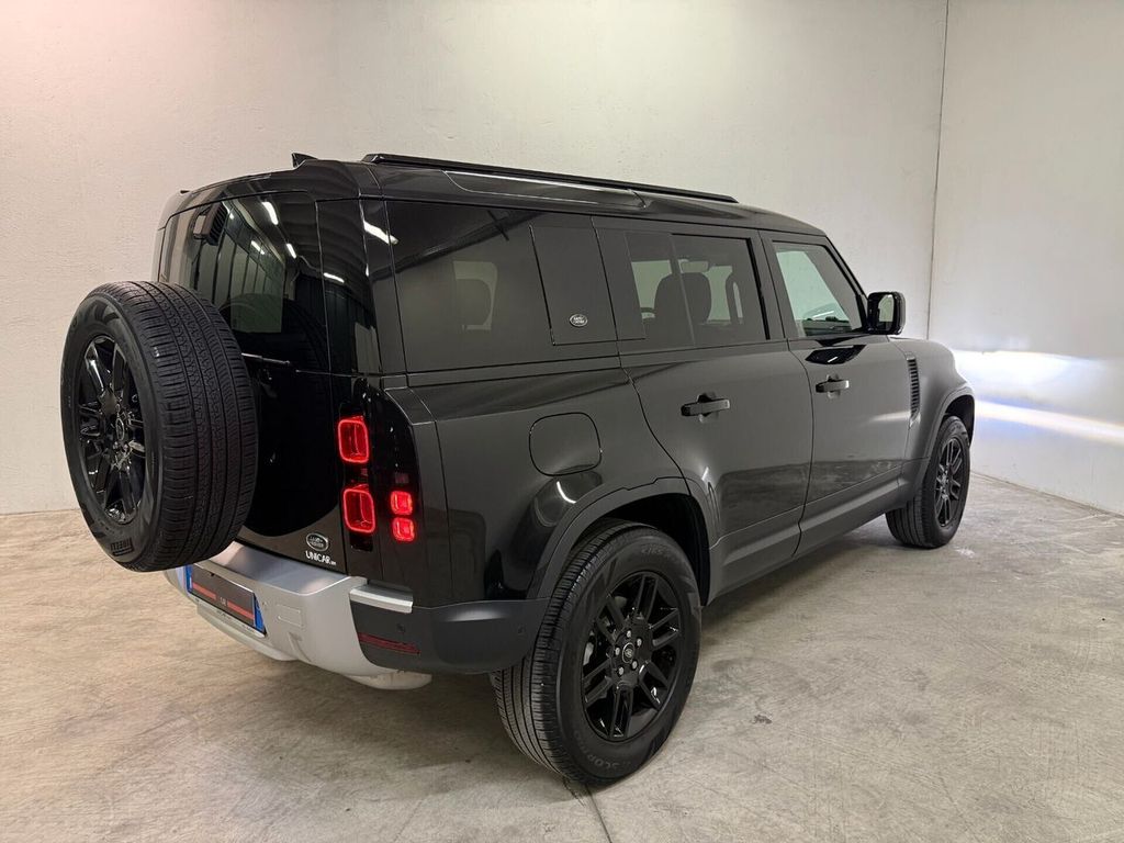 Land Rover Defender 2023