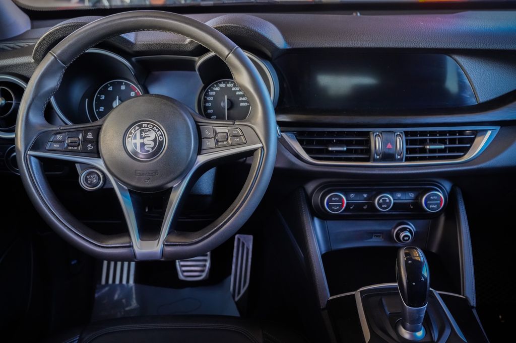 Alfa Romeo Stelvio 2019