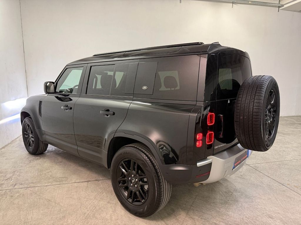 Land Rover Defender 2023