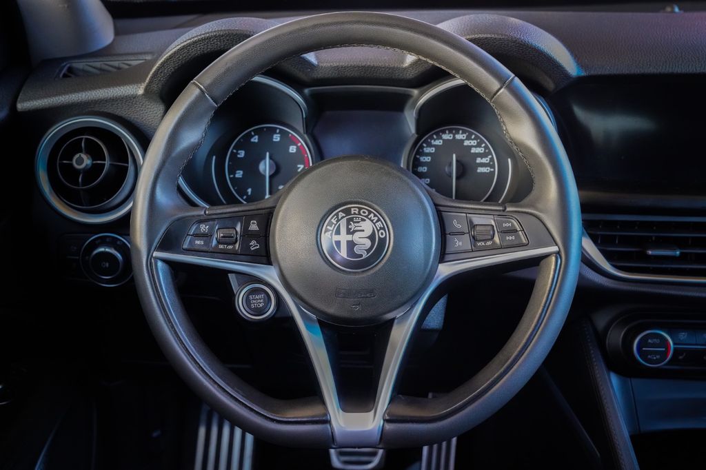 Alfa Romeo Stelvio 2019