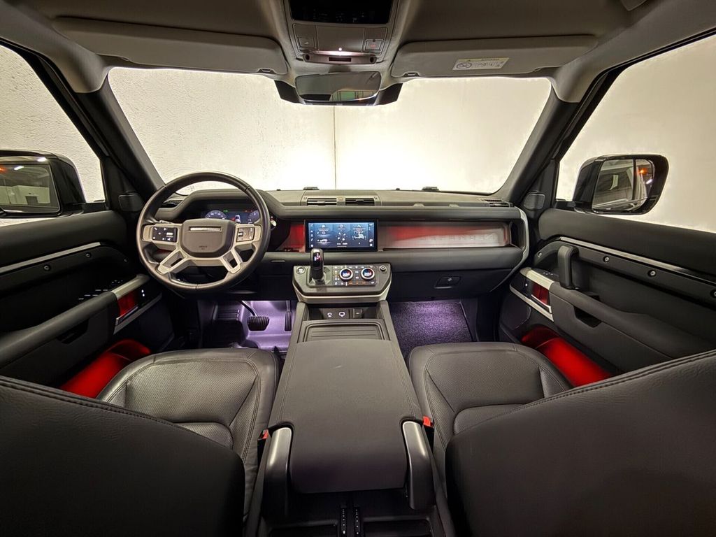 Land Rover Defender 2023