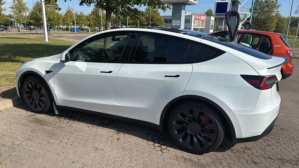 Tesla Model Y 2022