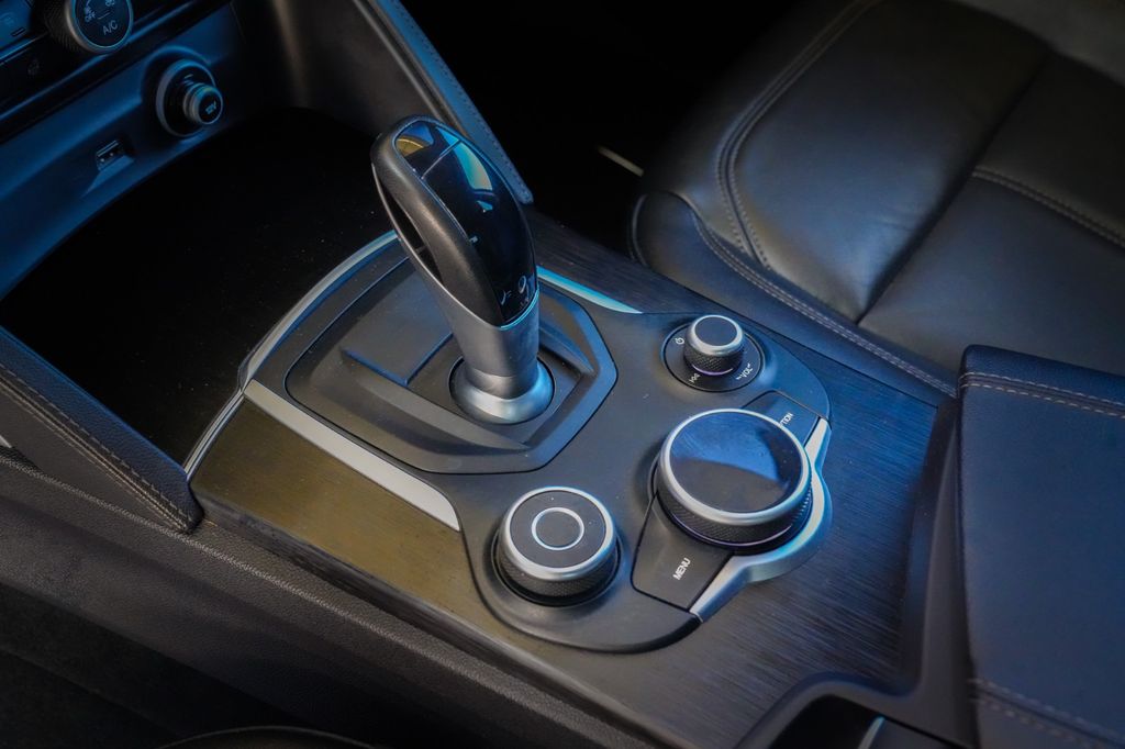 Alfa Romeo Stelvio 2019