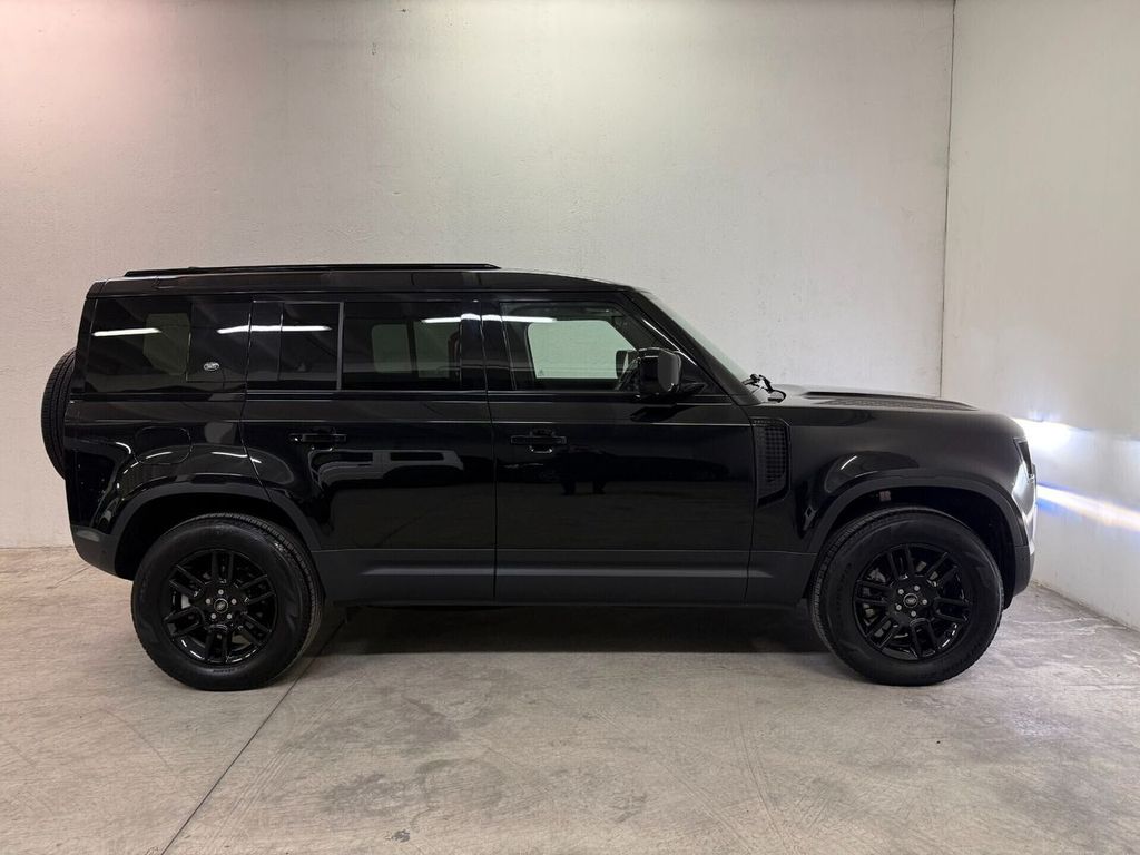 Land Rover Defender 2023