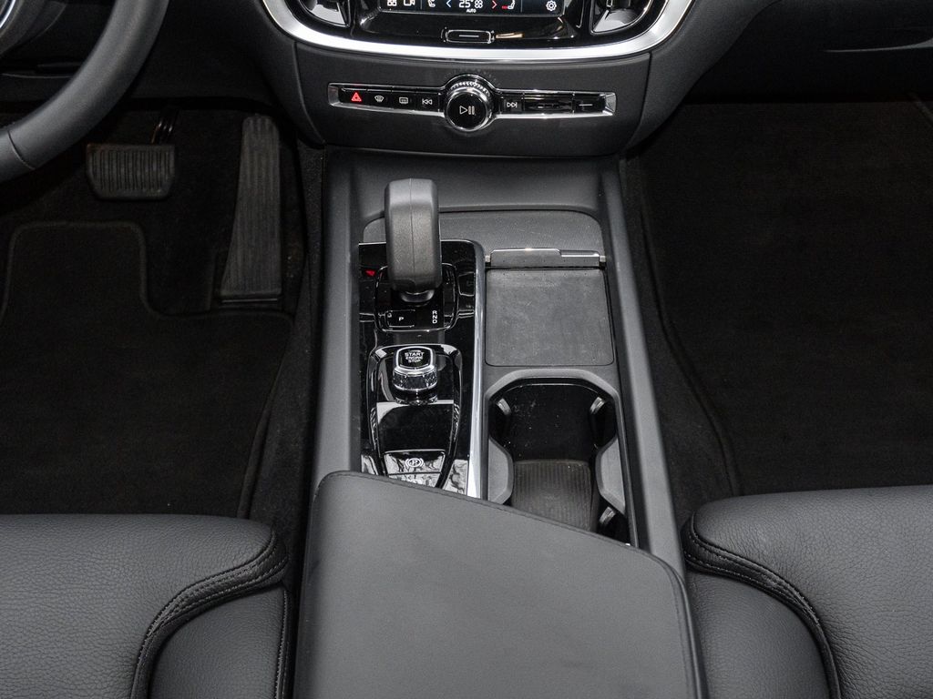 Volvo V60 Cross Country 2023