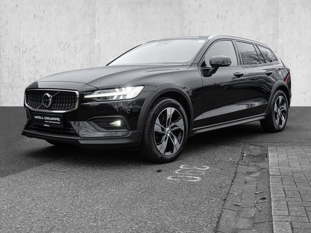 Volvo V60 Cross Country 2023