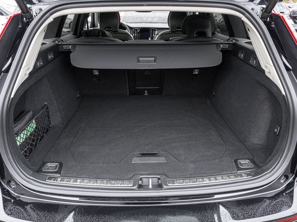 Volvo V60 Cross Country 2023