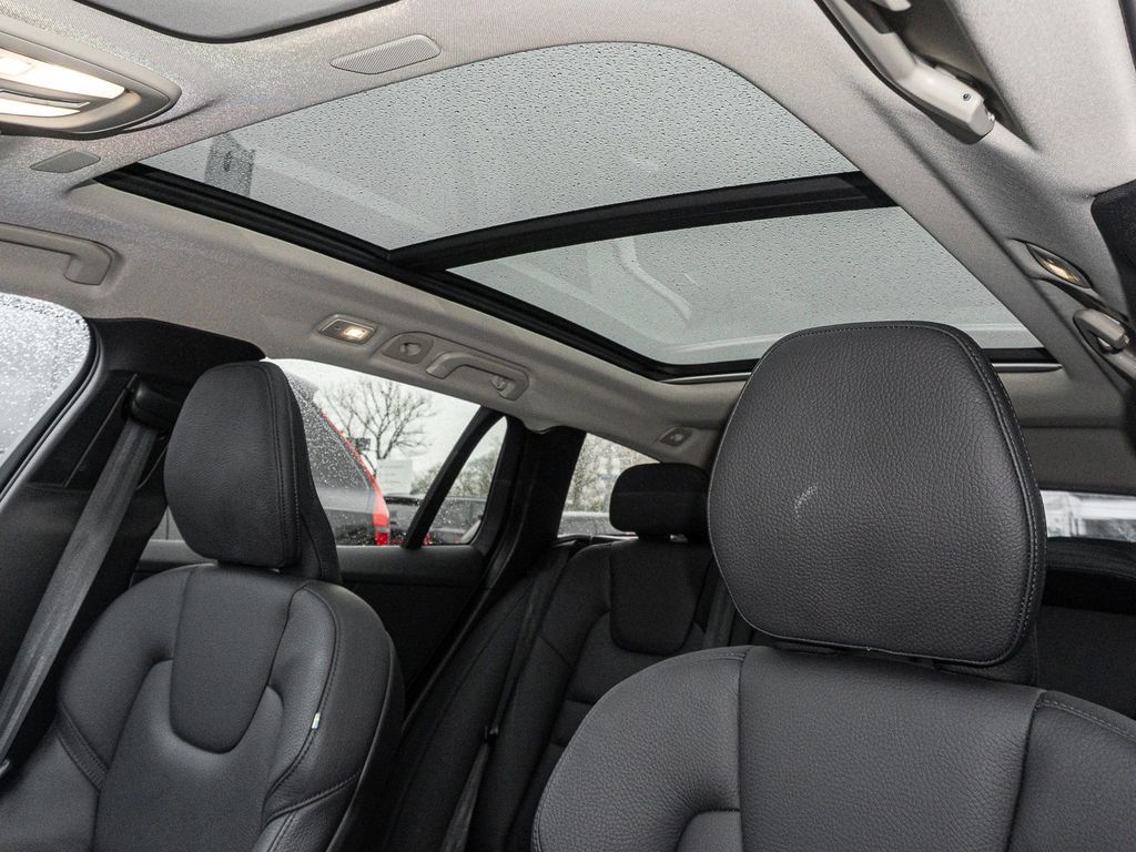 Volvo V60 Cross Country 2023