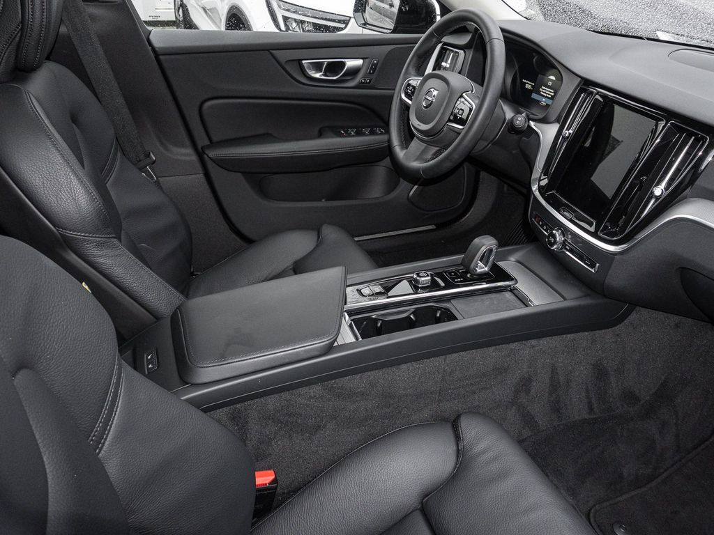 Volvo V60 Cross Country 2023