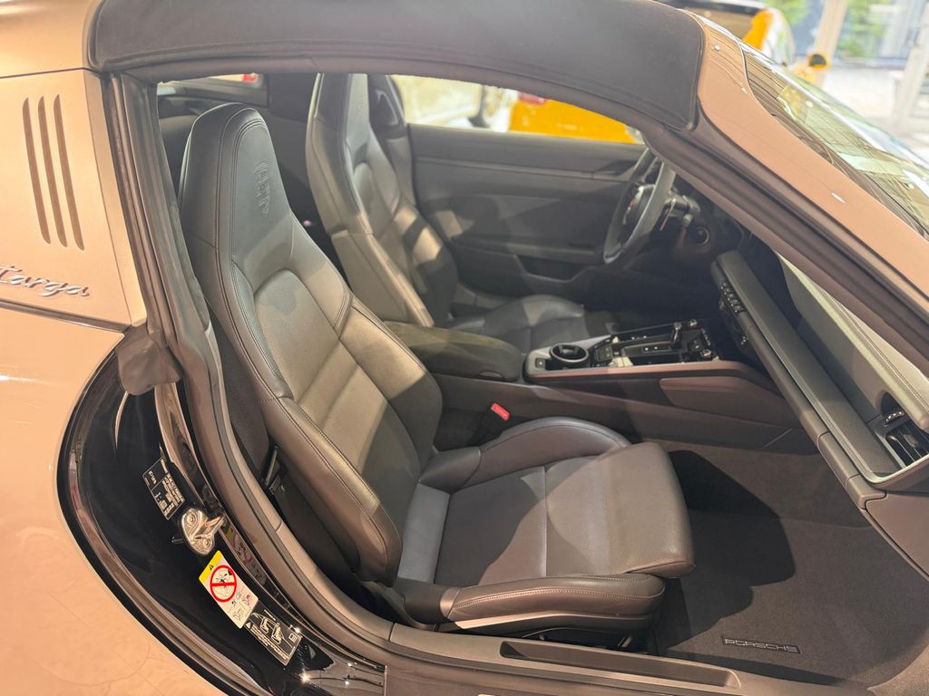 Porsche 992 2021