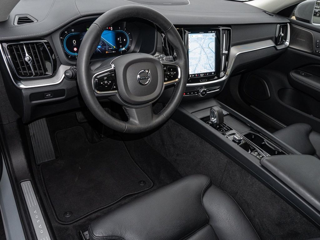 Volvo V60 Cross Country 2023