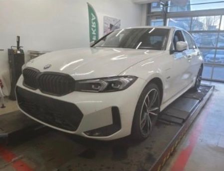 BMW 330 2022