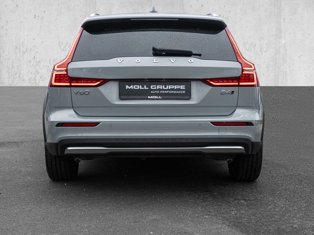 Volvo V60 Cross Country 2023
