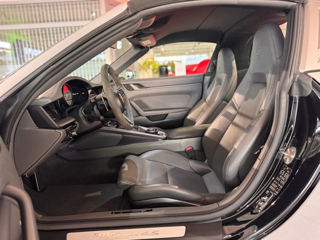 Porsche 992 2021