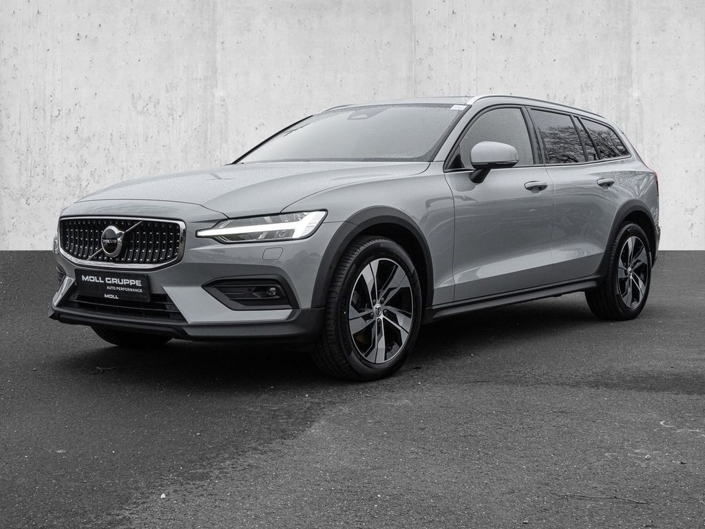 Volvo V60 Cross Country 2023