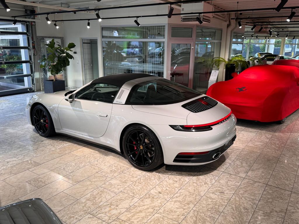 Porsche 992 2021