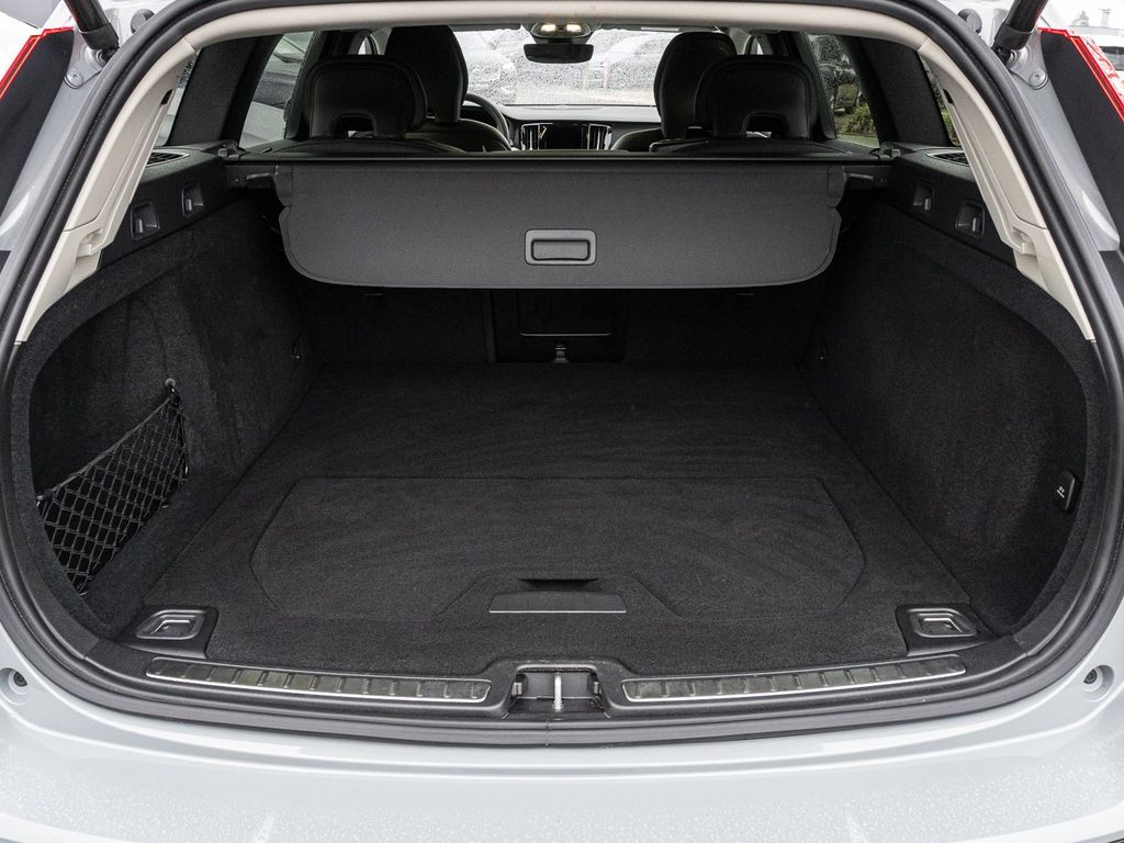 Volvo V60 Cross Country 2023