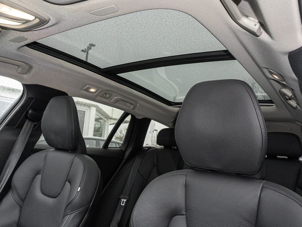 Volvo V60 Cross Country 2023