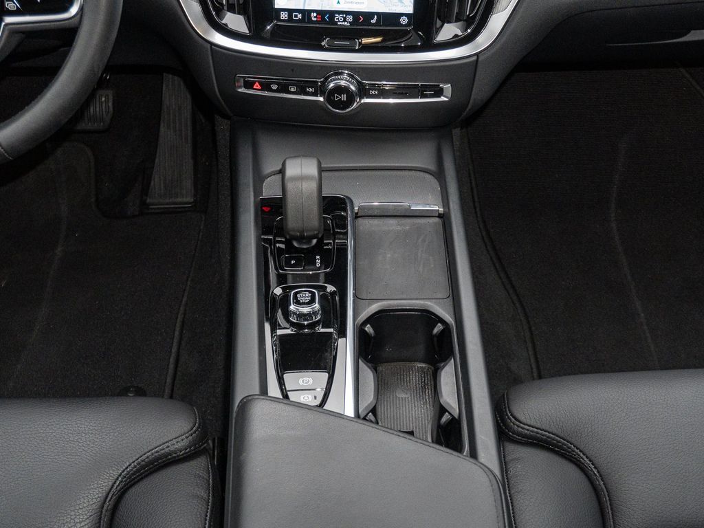 Volvo V60 Cross Country 2023