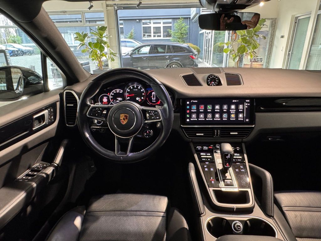 Porsche Cayenne 2022