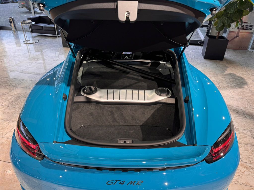 Porsche Cayman 2020