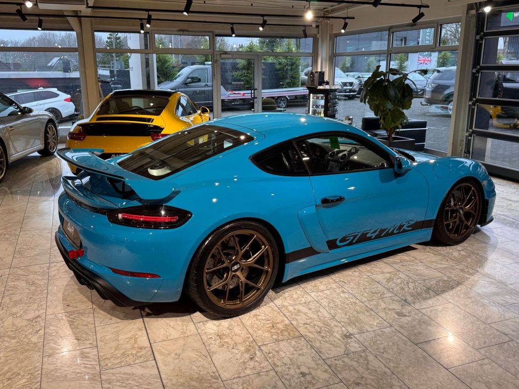 Porsche Cayman 2020