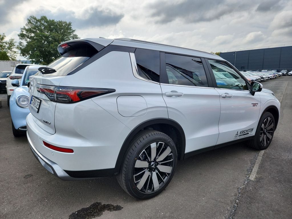 Mitsubishi Plug-in Hybrid Outlander