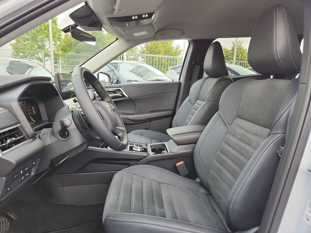 Mitsubishi Plug-in Hybrid Outlander