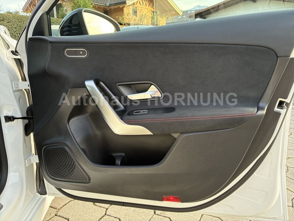 Mercedes-Benz A 220 2025