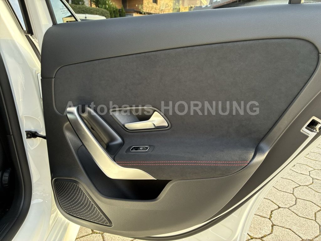 Mercedes-Benz A 220 2025