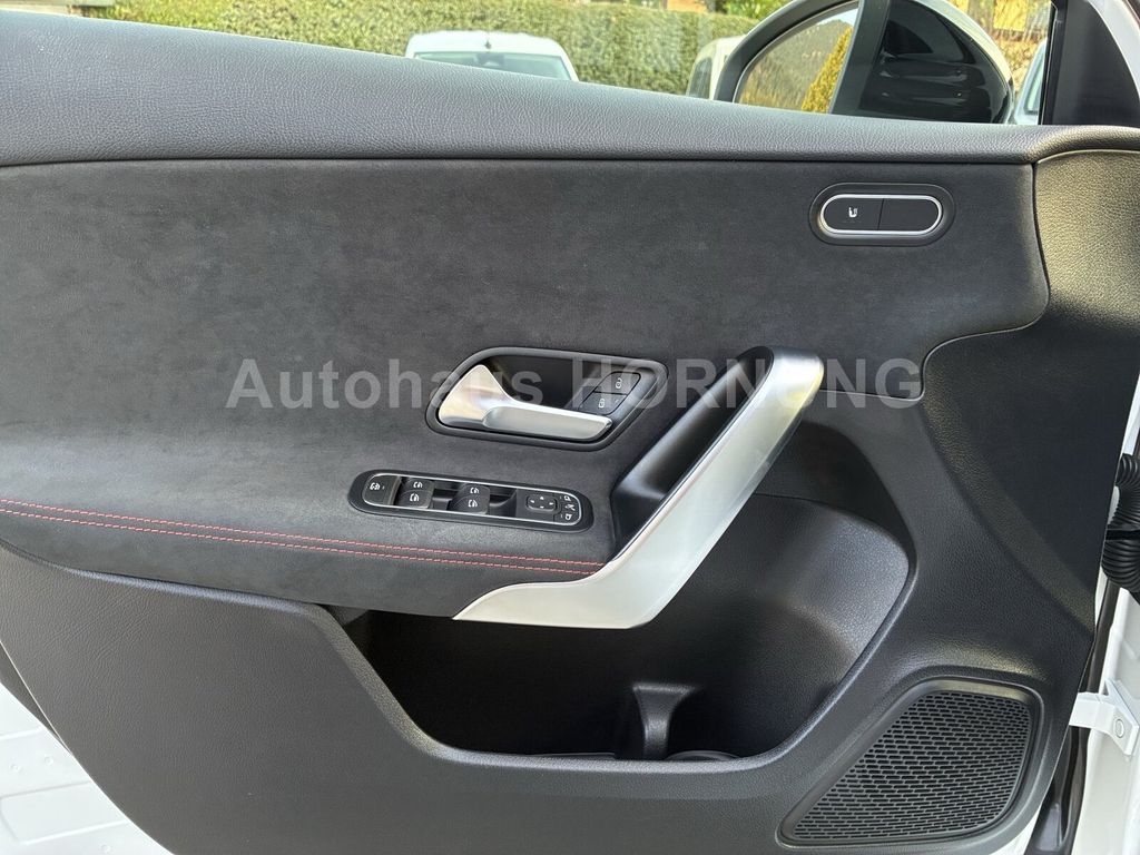 Mercedes-Benz A 220 2025