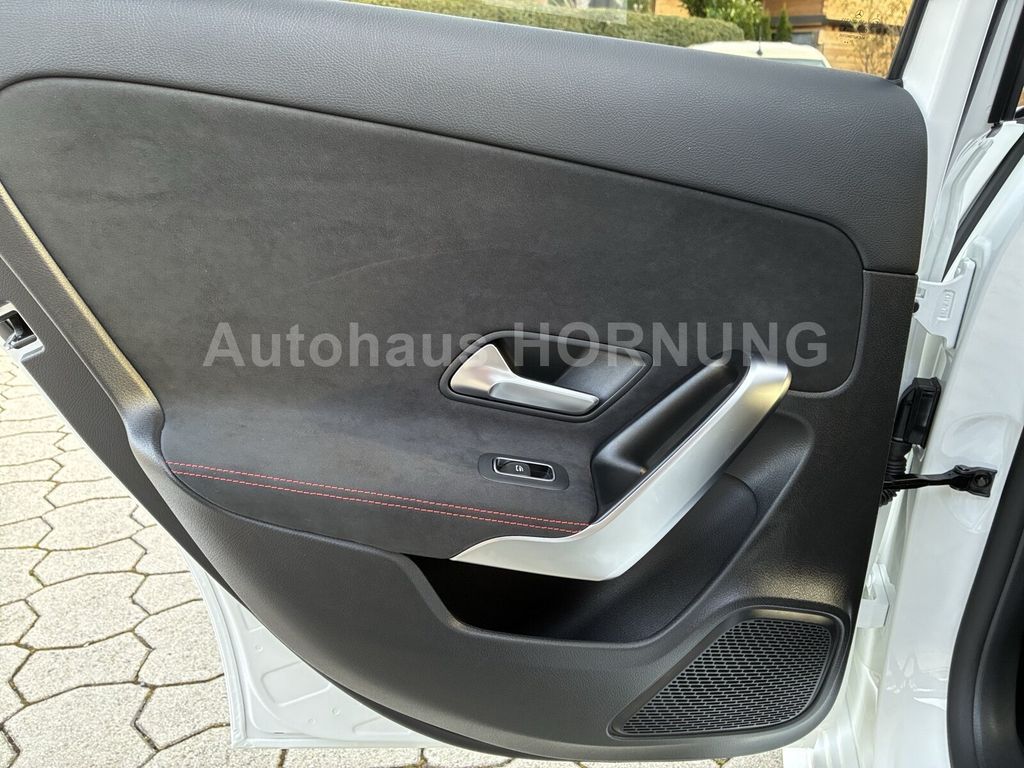 Mercedes-Benz A 220 2025