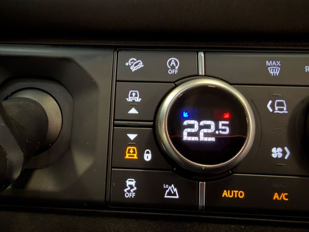 Land Rover Defender 2021