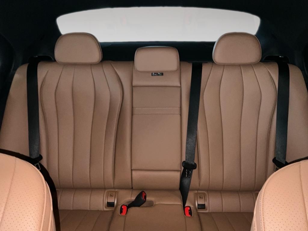 Mercedes-Benz E 300 2026