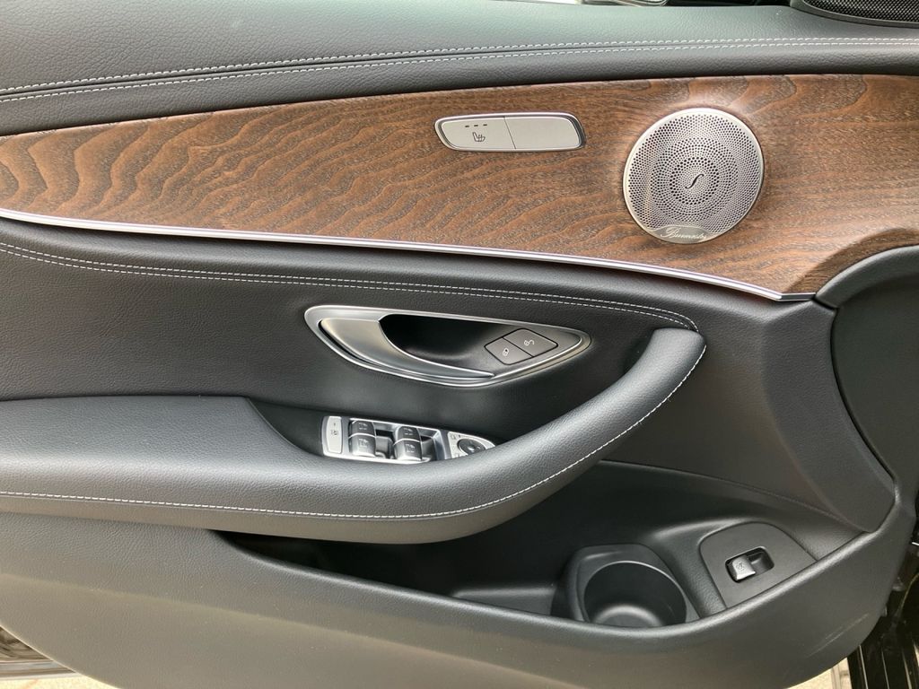 Mercedes-Benz E 300 2022