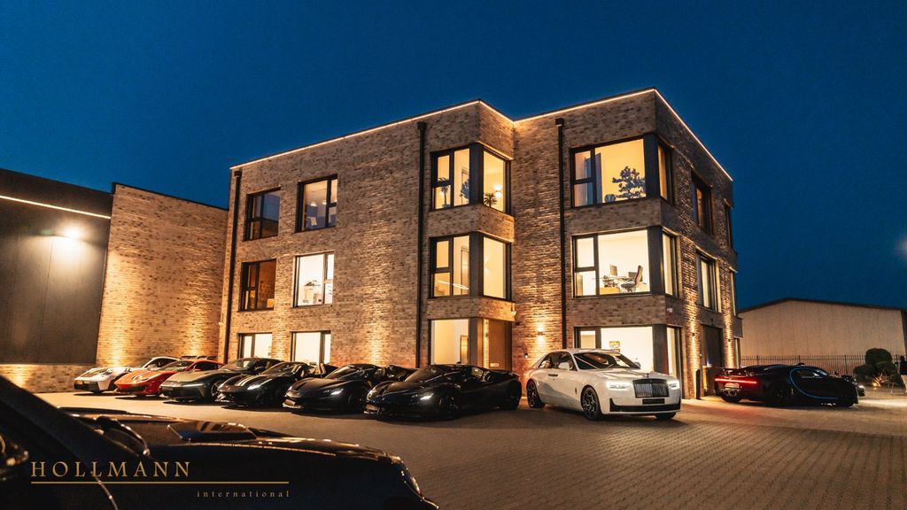 Aston Martin Vanquish