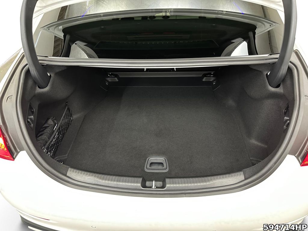 Mercedes-Benz C 300 2025