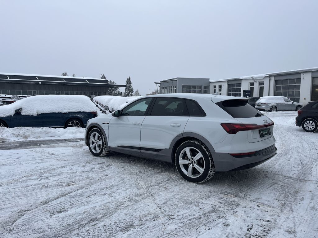 Audi e-tron 2023