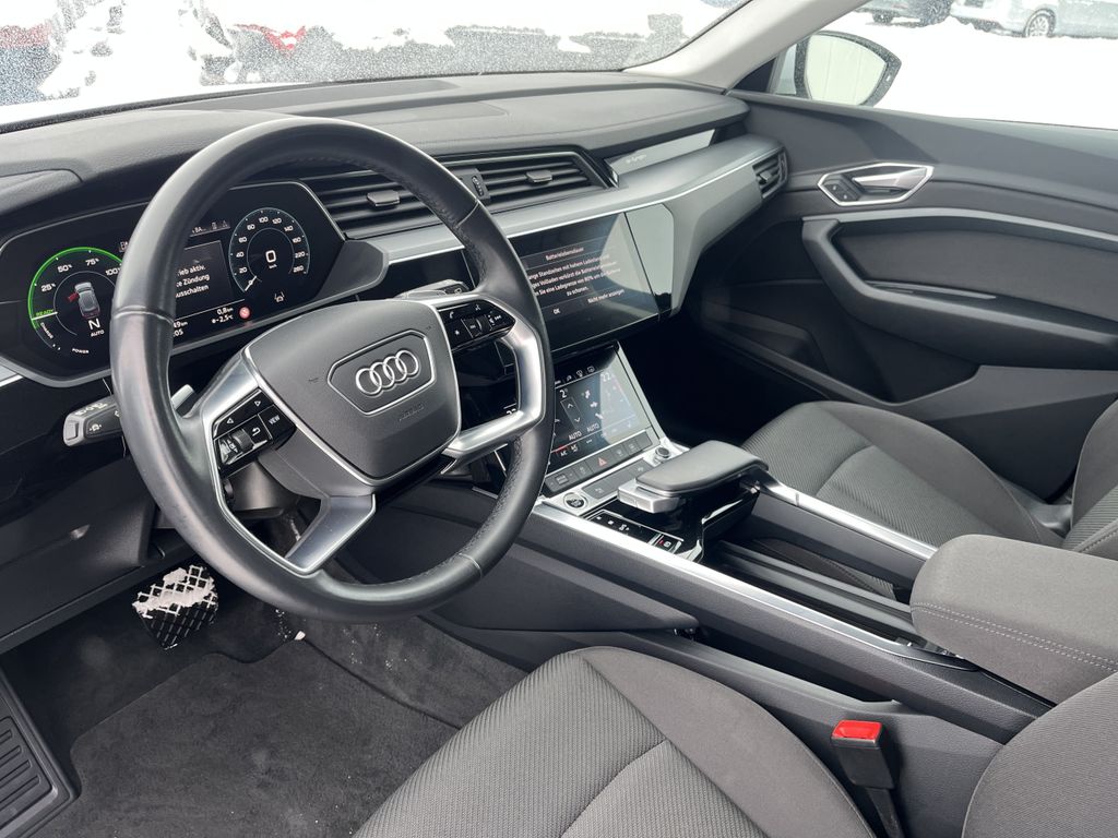 Audi e-tron 2023