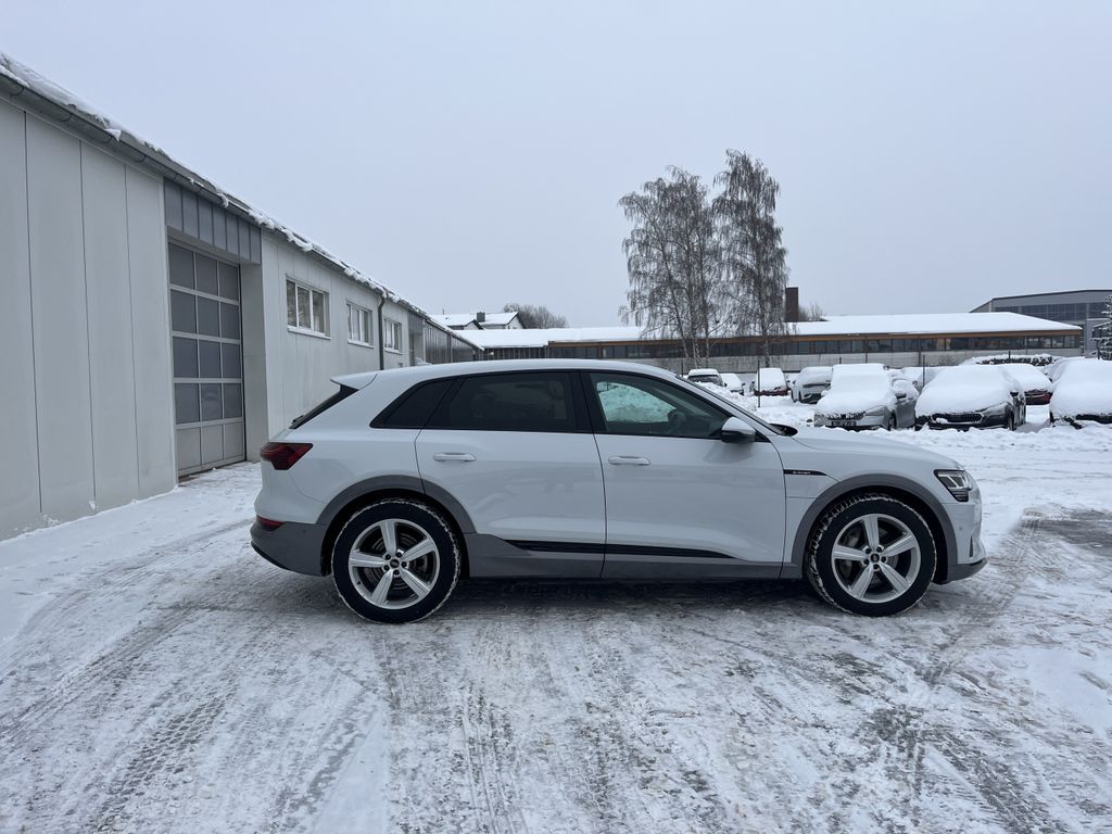 Audi e-tron 2023
