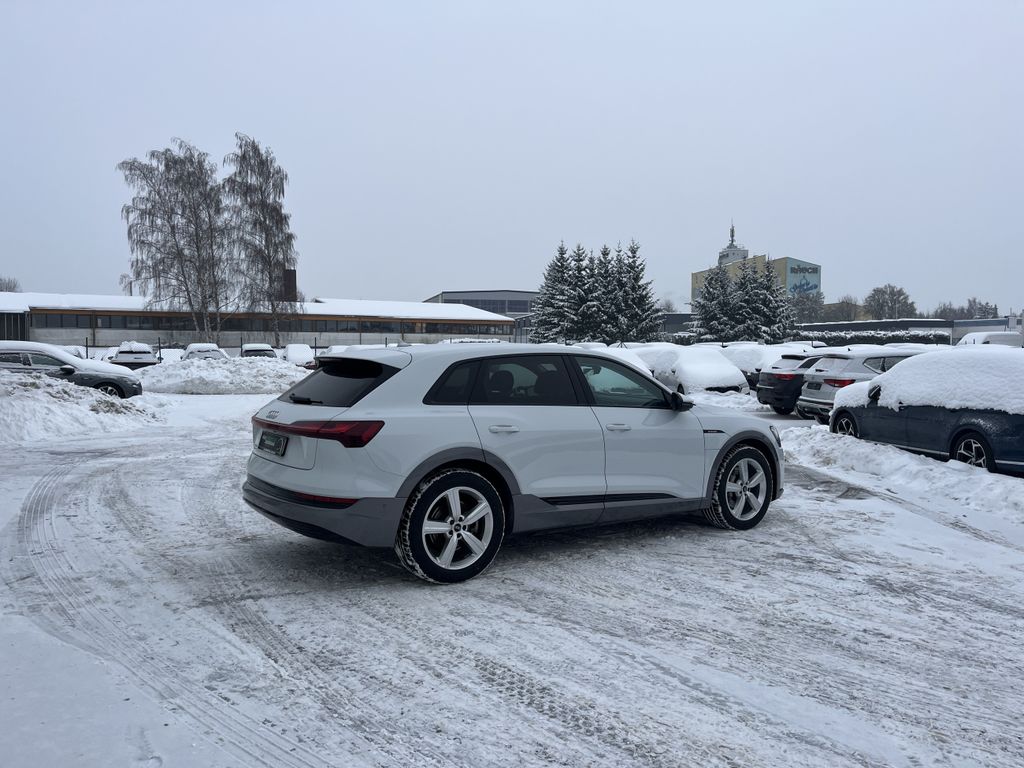 Audi e-tron 2023