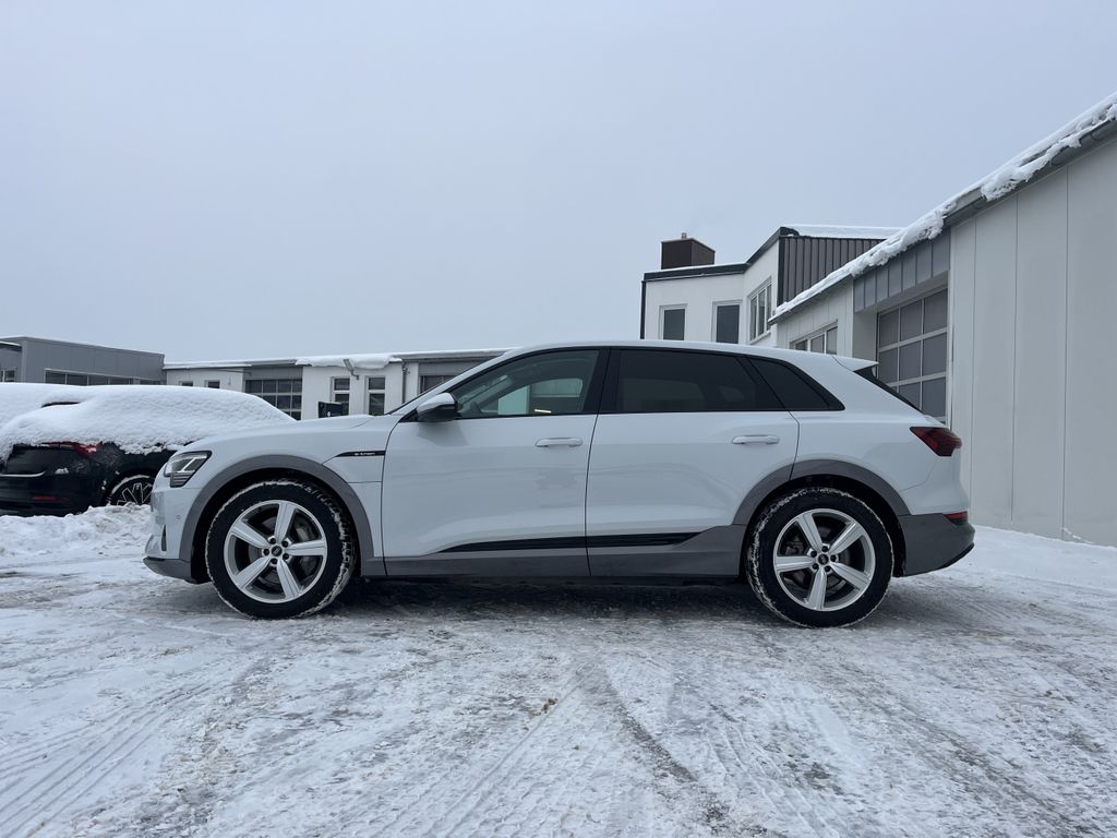 Audi e-tron 2023
