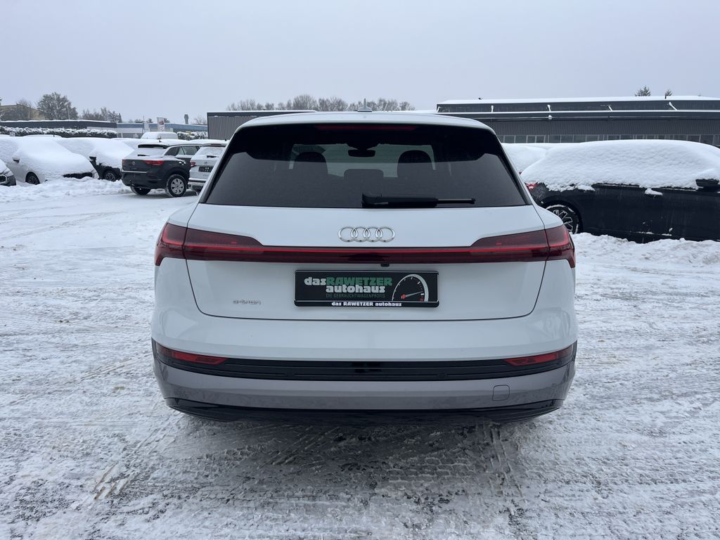 Audi e-tron 2023