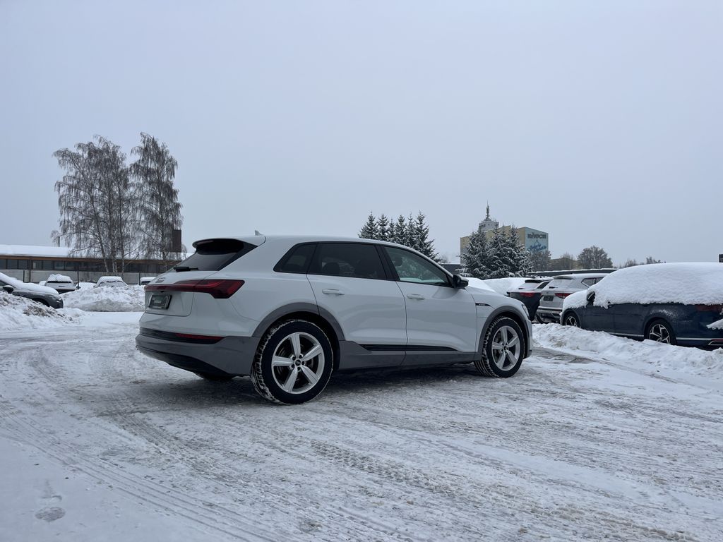 Audi e-tron 2023
