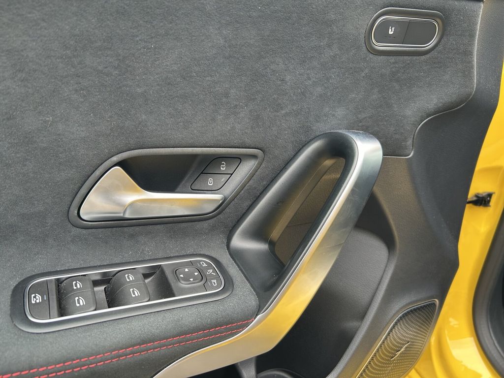 Mercedes-Benz A 200 2024