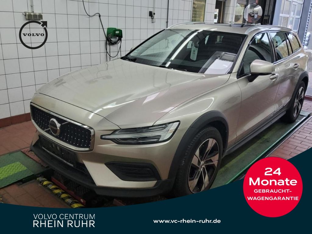 Volvo V60 Cross Country 2023