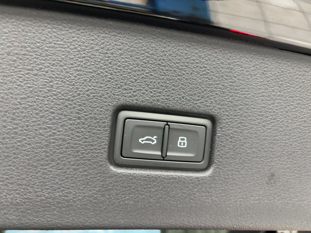 Audi SQ8 2023